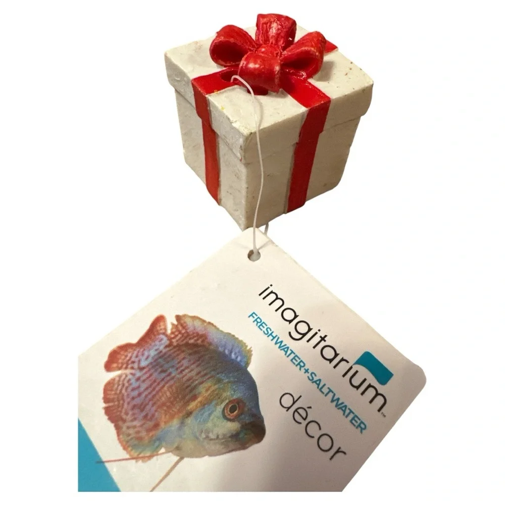 Imagitarium Christmas Gift Box Aquarium Decor